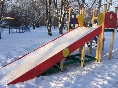 Детские зимние игровые горки